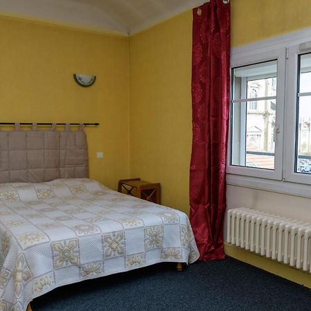 Hotel De La Cloche Sp 兰斯 外观 照片