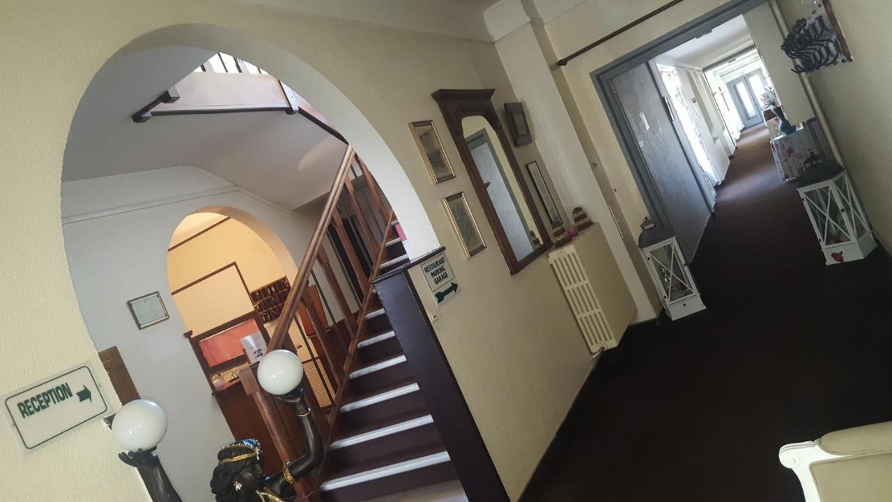Hotel De La Cloche Sp 兰斯 外观 照片