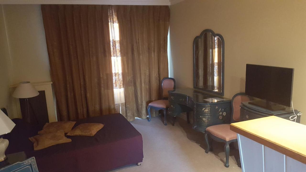 Hotel De La Cloche Sp 兰斯 外观 照片