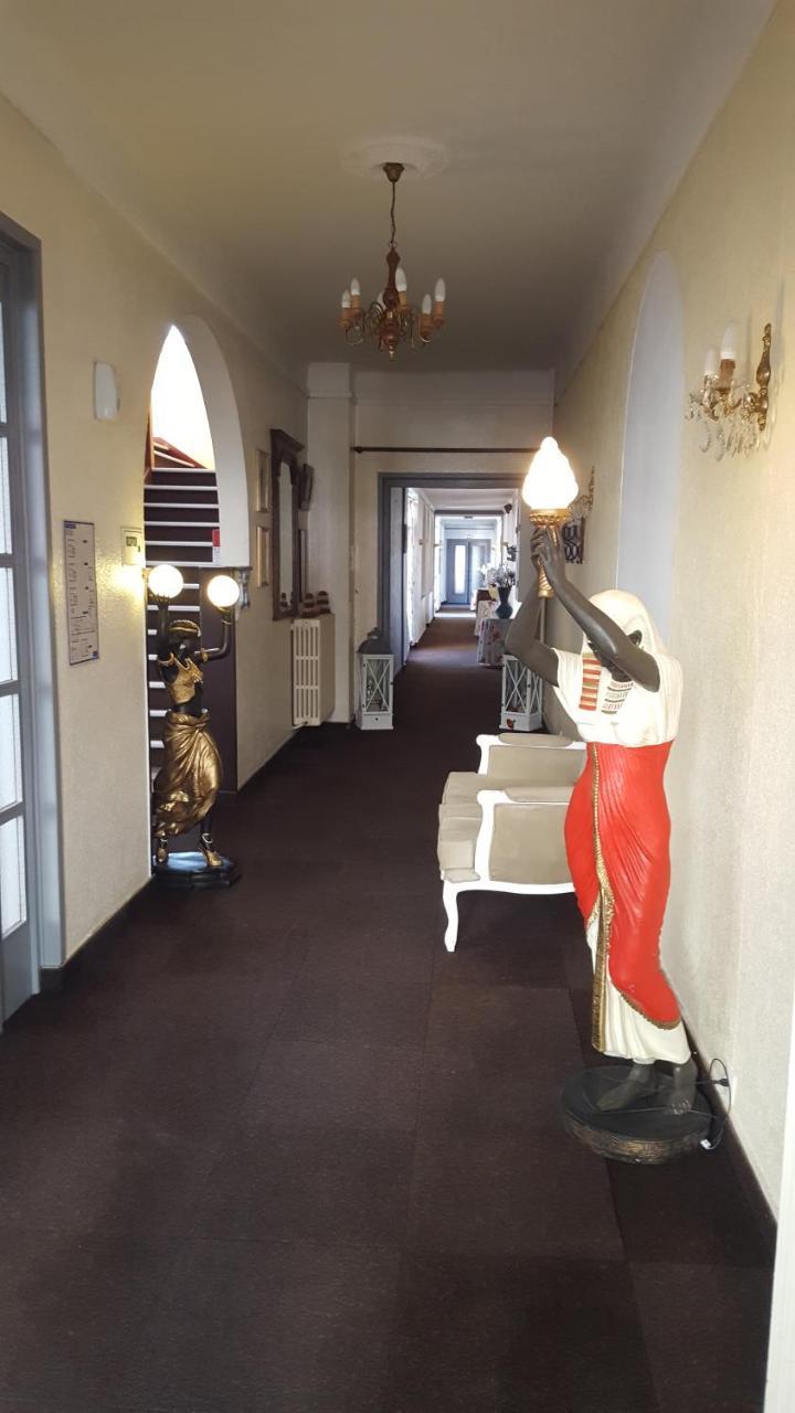 Hotel De La Cloche Sp 兰斯 外观 照片