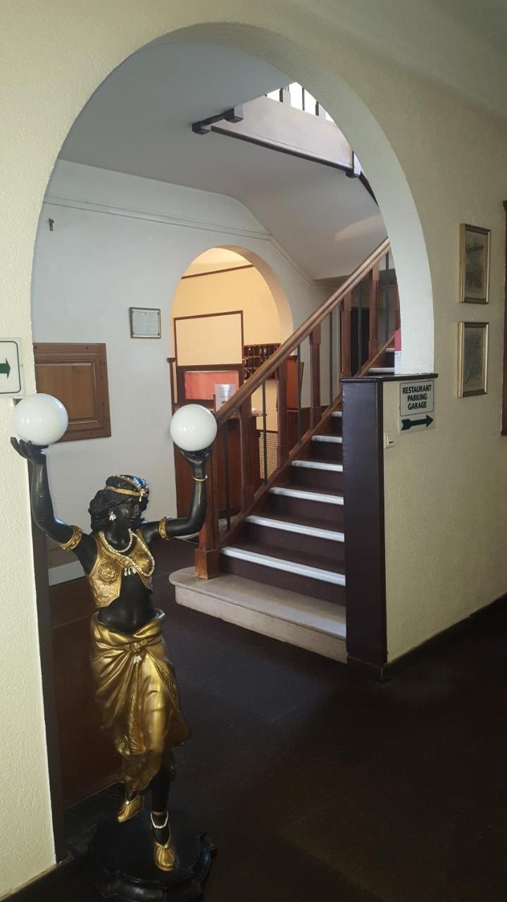 Hotel De La Cloche Sp 兰斯 外观 照片