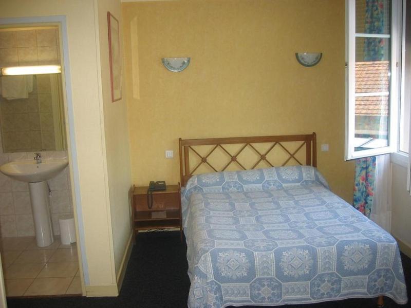 Hotel De La Cloche Sp 兰斯 外观 照片