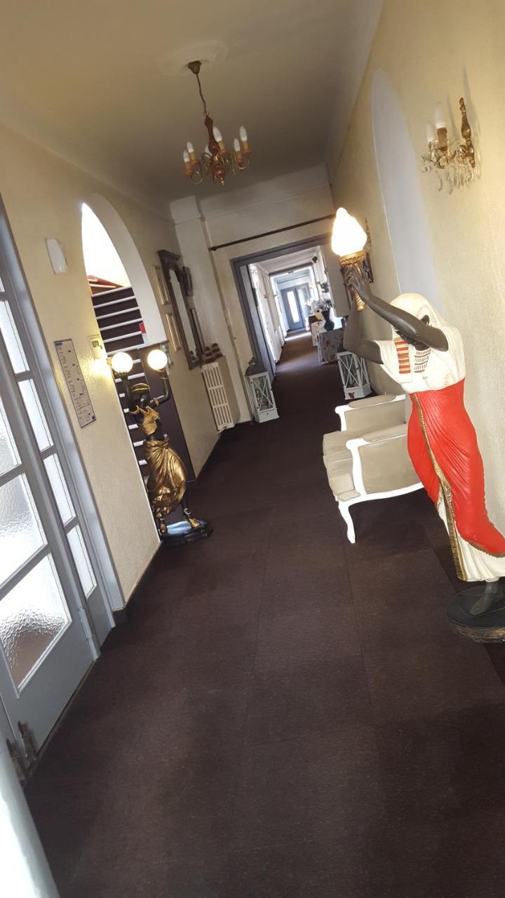 Hotel De La Cloche Sp 兰斯 外观 照片