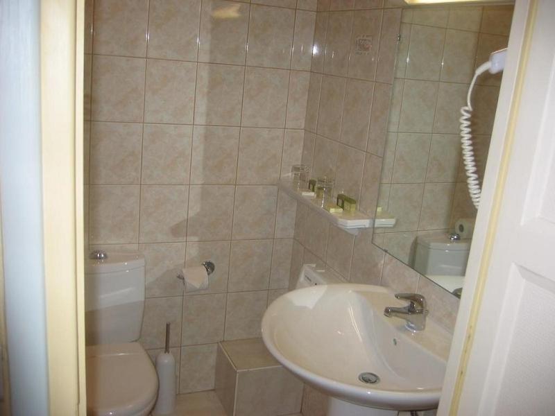 Hotel De La Cloche Sp 兰斯 外观 照片