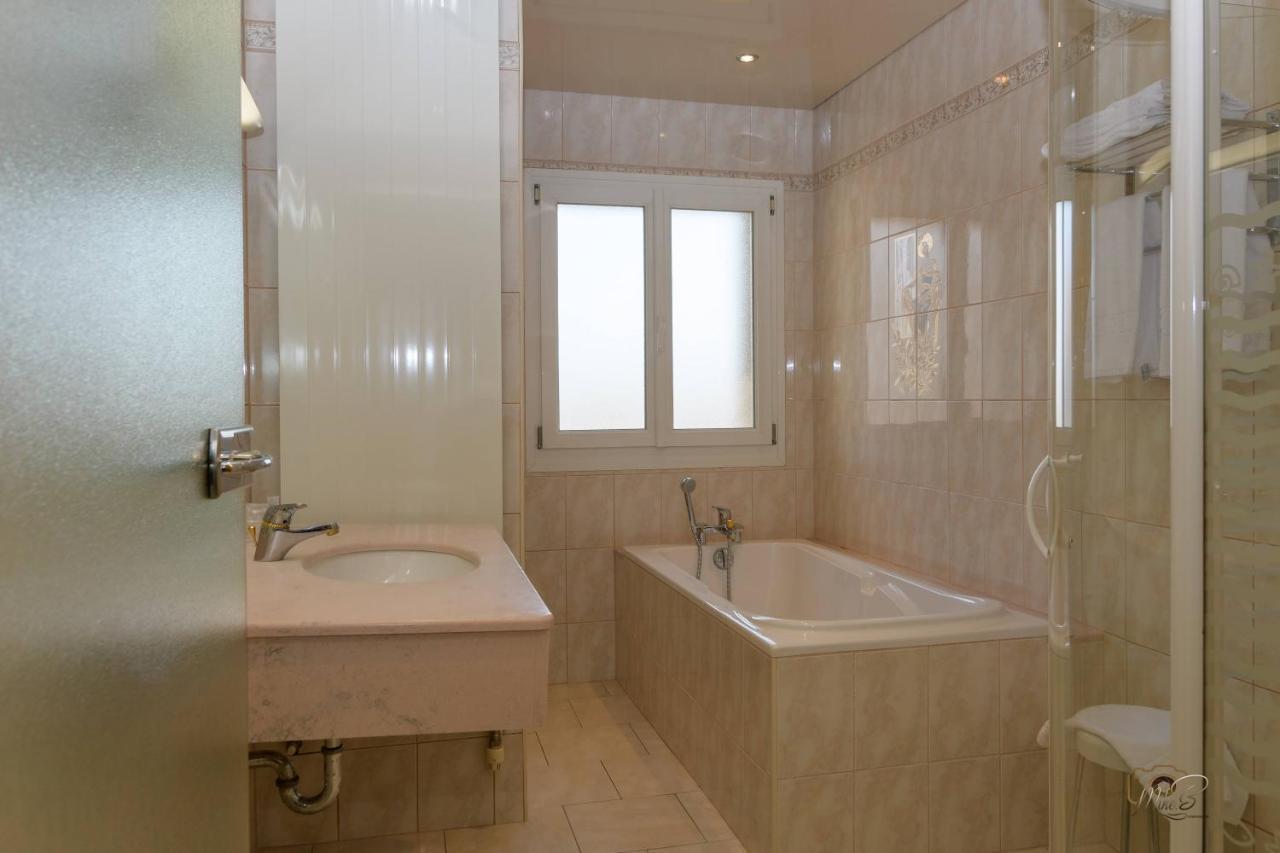 Hotel De La Cloche Sp 兰斯 外观 照片
